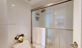 3625 N Country Club Dr 2606, Aventura, FL 33180