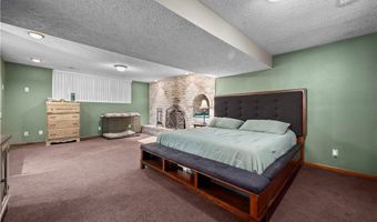 823 Willow Hollow Ct, Amherst, OH 44001