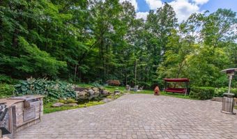 2 Higgins Dr, Alloway, NJ 07462