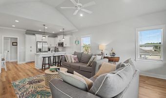 4059 Robin St, Bay St. Louis, MS 39520