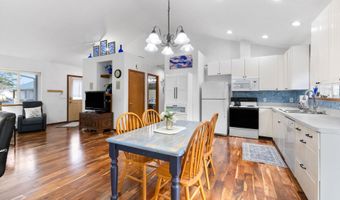 142 S QUADRANT St, Rockaway Beach, OR 97136