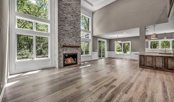 830 Club Dr W, Aurora, OH 44202