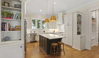 2 Tomlow Trce, Beaufort, SC 29906