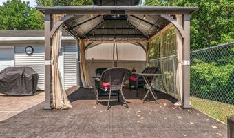1391 Turner St, Auburn, ME 04210