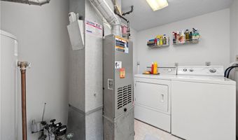 118 Ambleside Way, Amherst, OH 44001