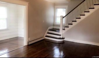 476 Park Ave, Bloomfield, CT 06002