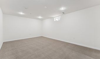 2000 GOLDEN MORNING Dr 32, Bowie, MD 20721