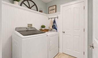 653 Neptune Ave, Beachwood, NJ 08722
