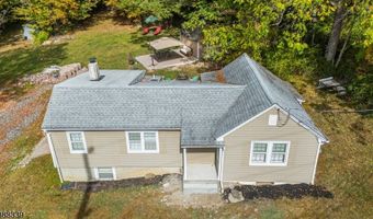 25 Lake Pochung Rd, Alloway, NJ 07461