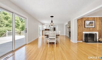 285 Wooding Hill Rd, Bethany, CT 06524