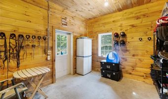 160 Kingston Rd, Exeter, RI 02822