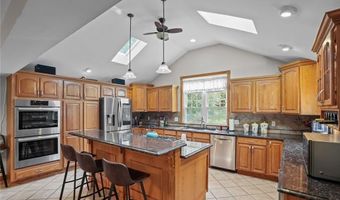 151 Old Jenckes Hill Rd, Lincoln, RI 02865