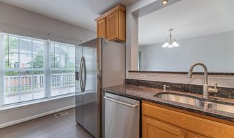 24635 KINGS CANYON Sq, Aldie, VA 20105