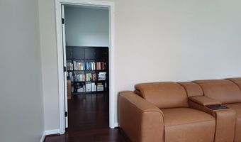 25501 EMERSON OAKS Dr, Aldie, VA 20105