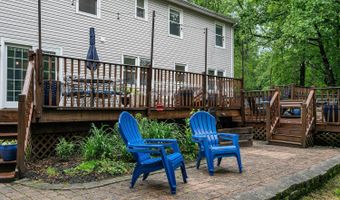 19 Stanley Ln, Middletown, NJ 07748