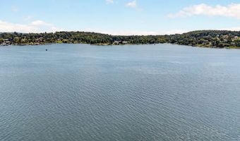 78 Arrowhead Rd, Brookfield, CT 06804