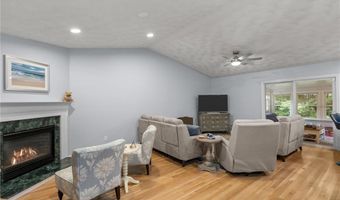 4 Hunters Run, North Providence, RI 02904