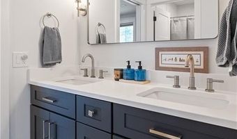 450 Carrs Pond Rd, East Greenwich, RI 02818