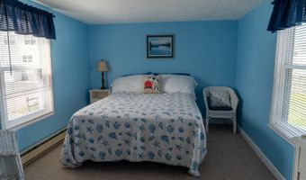 11 Walker St, Wells, ME 04090