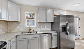 1135 Lillie Dr, Bosque Farms, NM 87068