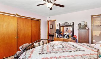 916 Hillcrest Dr, Adrian, MI 49221