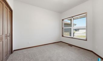2417 E Brek St, Brandon, SD 57005