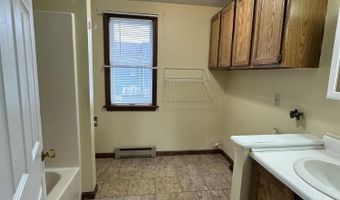 90 Baldwin Dr, Bangor, ME 04401