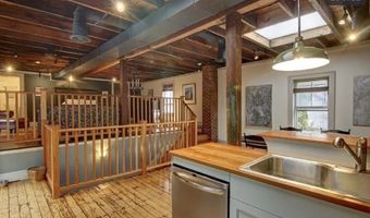 30 Bradford St, Bristol, RI 02809