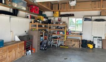 184 S 1st St W, Cowley, WY 82420