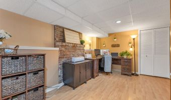 51 Palomino Ln, Bedford, NH 03110