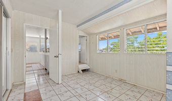 1224 Haloa Dr, Honolulu, HI 96818