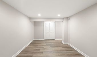 8470 NICOLE Ct, Annandale, VA 22003
