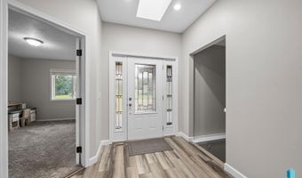316 S Country Club Ave, Brandon, SD 57005