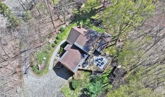 55 Mallard Dr, Becket, MA 01223