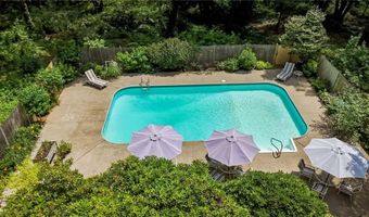 30 Stone Ridge Dr, East Greenwich, RI 02818