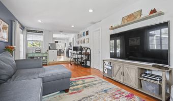 28 W Park Ave, Belford, NJ 07718