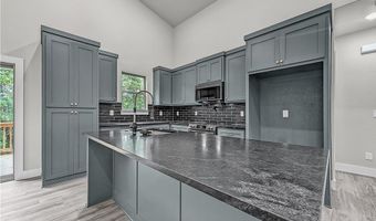 4 Ely Ln, Bella Vista, AR 72714
