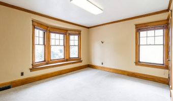 615 Kellogg Ave, Ames, IA 50010