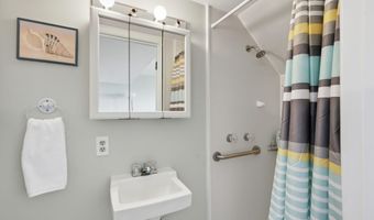 1116 E Fort Macon Rd, Atlantic Beach, NC 28512