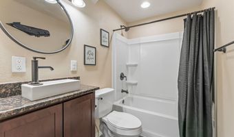 5236 SHADOW ROCK Dr, Cheyenne, WY 82009