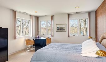 125 Woodruff Ave, Narragansett, RI 02882