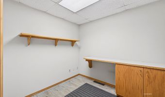 975 5th St, Elko, NV 89801