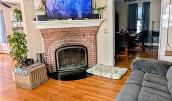 17 Stone Ave, Warwick, RI 02889