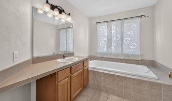 392 Sedgewood Ln, Ann Arbor, MI 48103