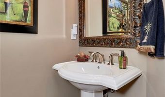 259 Meadowbrook Country Club Est, Ballwin, MO 63011