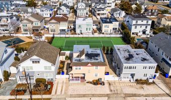 45 W 19th St, Avalon, NJ 08202