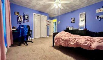 2 Hayes St, Johnston, RI 02919