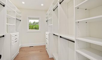 32 Colby Farm Rd, Chester, NH 03036