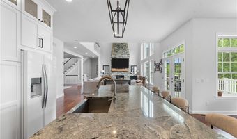 450 Hartville Rd, Atwater, OH 44201