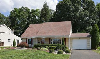30 Oxford Ln, Aberdeen, NJ 07747